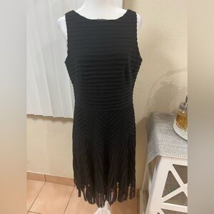 ANN TAYLOR BLACK DRESS SIZE 8 . Used no flaws